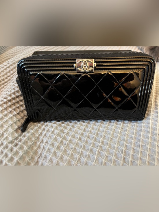 CHANEL Handbags - FINAL SALE!Authentic CHANEL Black Patent Quilted Wallet with Silver CC